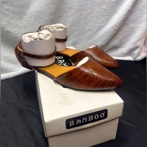 Brand new Bamboo Closed Toe Sandals, 8-1/2